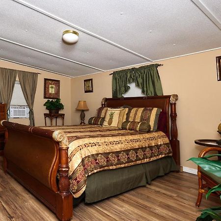 Room In Bb - Pleasant Days Bb Tropical Master Suite Хомосасса Экстерьер фото